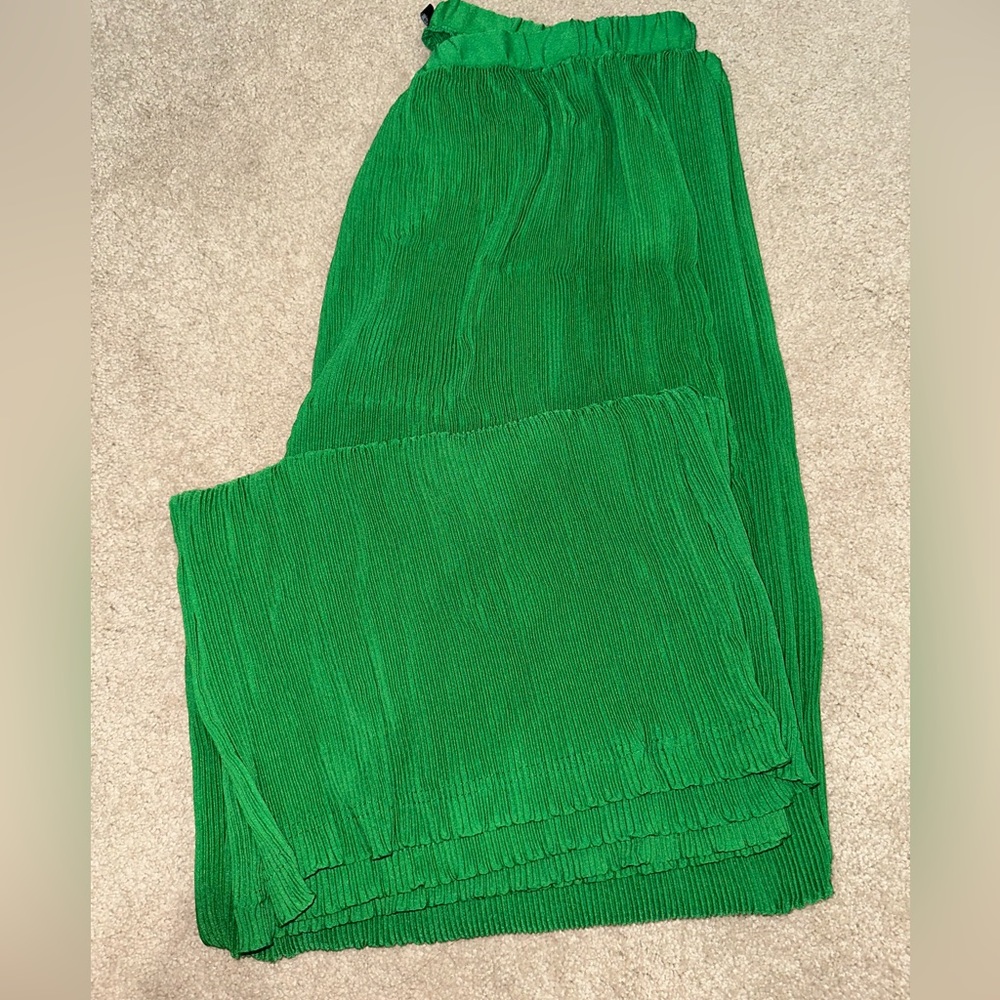Bright green plisse high waisted wide leg pants - plus